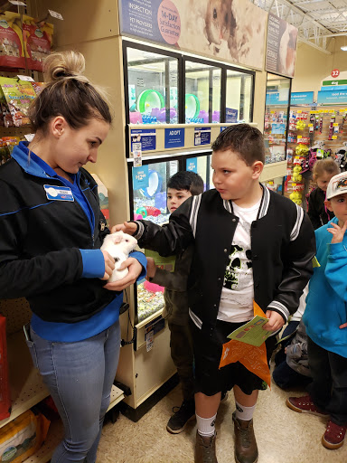 Pet Supply Store «PetSmart», reviews and photos, 920 Groveland Ln, Lincoln, CA 95648, USA