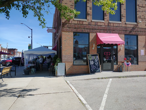 Flirt Boutique, 625 Main St, Rochester, IN 46975, USA, 