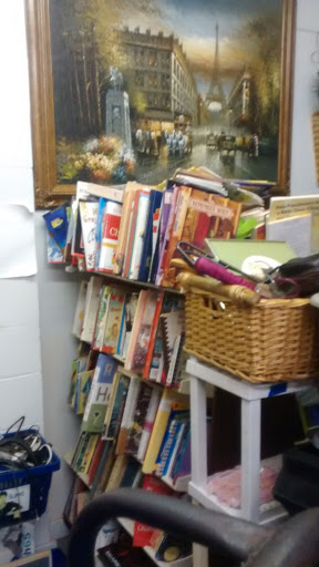 Thrift Store «L S Thrift Store», reviews and photos, 915 E 1st Ave, Mt Dora, FL 32757, USA