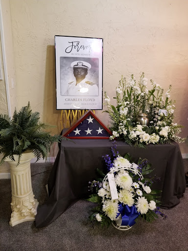 Florist «Creative Flower Designs By Glenn», reviews and photos, 116 W Alsobrook St, Plant City, FL 33563, USA