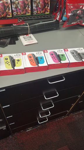 Video Game Store «GameStop», reviews and photos, 3414 W Point Cir #7, Muscatine, IA 52761, USA