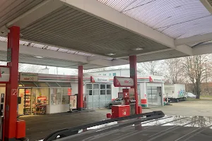 star Tankstelle image