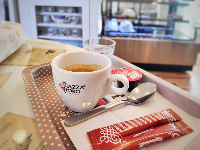 Hozzászólások és értékelések az Mézes- Mázos Süti és Tortagyár-ról