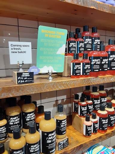 Cosmetics Store «Lush Cosmetics», reviews and photos, 7014 E Camelback Rd, Scottsdale, AZ 85251, USA