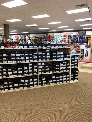 Shoe Store «Famous Footwear», reviews and photos, 975 I-30 Frontage Rd, Rockwall, TX 75087, USA