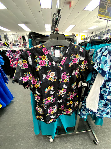 Uniform Store «Scrub Pro Uniforms & Gallo Clothing», reviews and photos, 78 Mountain Rd, Glen Burnie, MD 21060, USA