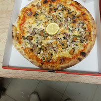 Pizza du Restaurant italien Bella Venezia à Nanterre - n°16