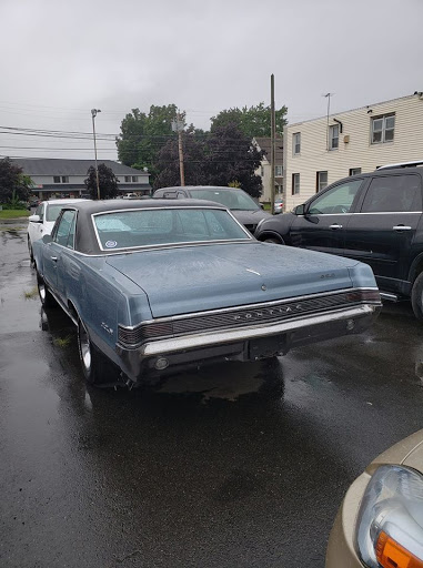 Auto Repair Shop «C & R Automotive & Truck Rpr», reviews and photos, 200 Burnside Ave, East Hartford, CT 06108, USA