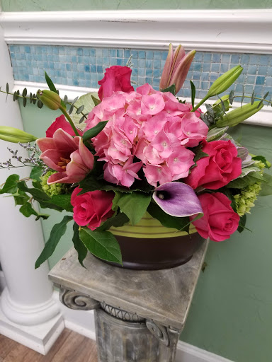 Florist «Myers Florist/Emerald Gardens Flowers», reviews and photos, 2906 Hillsborough Rd, Durham, NC 27705, USA