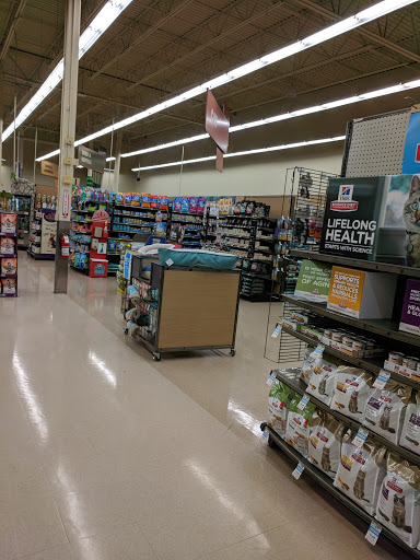 Pet Supply Store «Petco Animal Supplies», reviews and photos, 17200 Southcenter Pkwy #100, Tukwila, WA 98188, USA