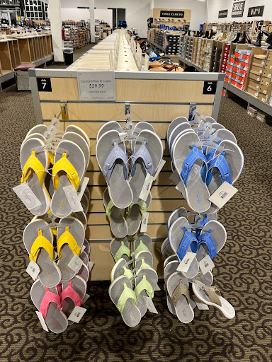 Shoe Store «DSW Designer Shoe Warehouse», reviews and photos, 375 E Altamonte Dr, Altamonte Springs, FL 32701, USA