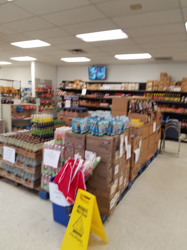 Grocery Store «Discount Grocery Outlet», reviews and photos, 220 Dundee Ave, East Dundee, IL 60118, USA