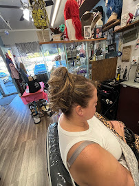 J's Personal Touch Hair Salon - Photo 4 - Car repair in Yonkers, NY, Yonkers