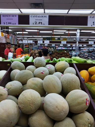 Indian Grocery Store «Subzi Mandi», reviews and photos, 1518 Oak Tree Road B, Iselin, NJ 08830, USA