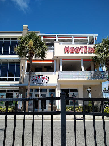 Clothing Store «Ron Jon Surf Shop», reviews and photos, 377 Mandalay Ave, Clearwater Beach, FL 33767, USA