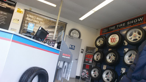 Tire Shop «Firestone Complete Auto Care», reviews and photos, 401 S Lincolnway St, North Aurora, IL 60542, USA
