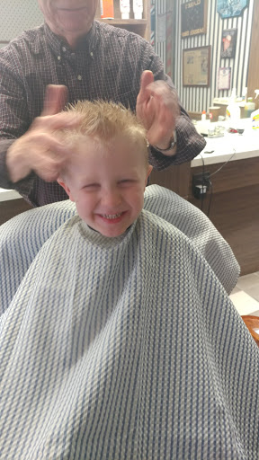 Barber Shop «Clarks Barber Shop», reviews and photos, 117 Mississippi Ave, Crystal City, MO 63019, USA