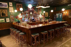 The Argyle - Bar & Golf image