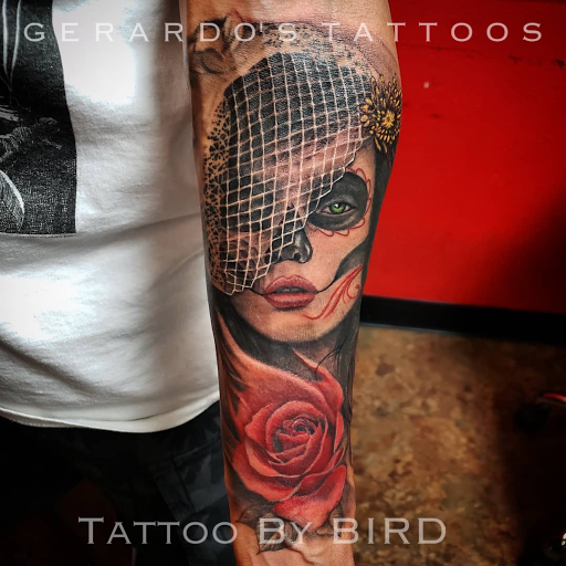 Explore belly button tattoos ideas, creative tattoo ideas in Houston, available at Gerardos Tattoos