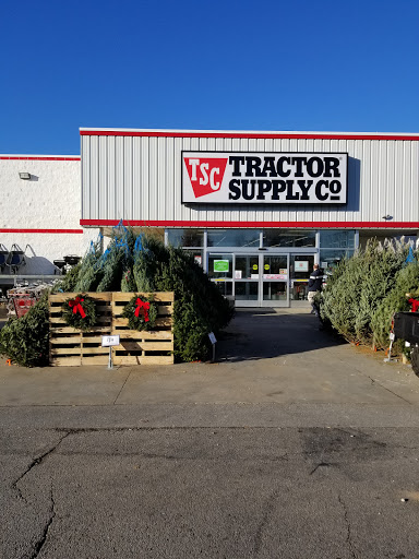 Home Improvement Store «Tractor Supply Co.», reviews and photos, 2003 Priest Dr, La Grange, KY 40031, USA