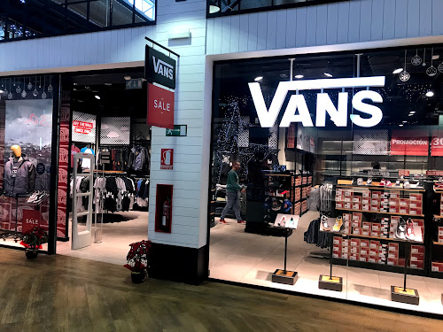 VANS Outlet Sevilla - Clothing store in La Rinconada, | Top-Rated.Online