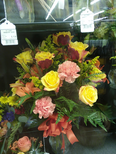 Grocery Store «Safeway», reviews and photos, 1140 N Springbrook Rd, Newberg, OR 97132, USA