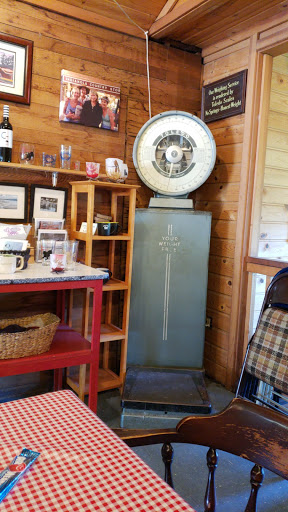 Grocery Store «Indianola Country Store & Deli», reviews and photos, 9175 NE Shore Dr, Indianola, WA 98342, USA