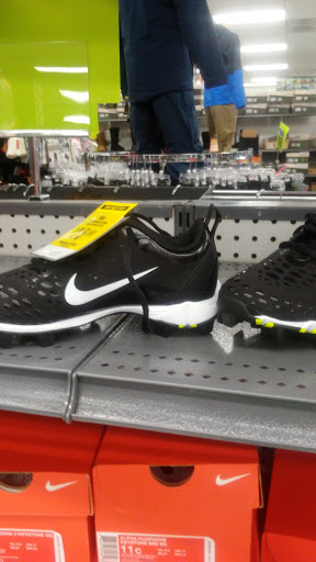 Sporting Goods Store «Big 5 Sporting Goods - Yuba City», reviews and photos, 1252 Colusa Ave, Yuba City, CA 95991, USA