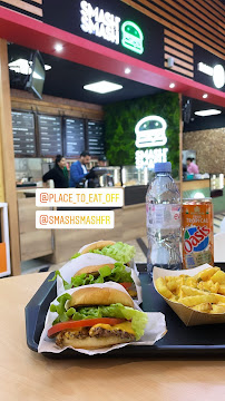 Plats et boissons du Restaurant de hamburgers Smash Smash Melun à Vert-Saint-Denis - n°5