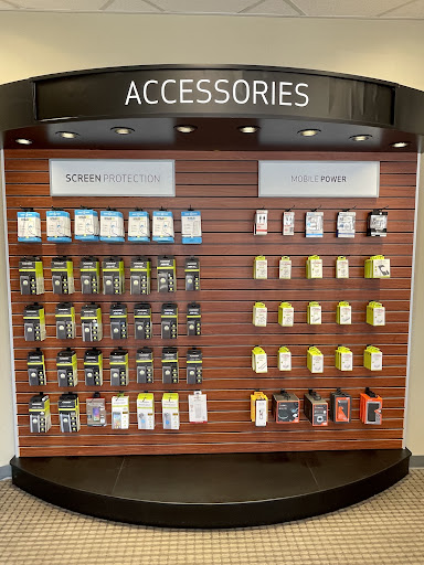 Cell Phone Store «Verizon Authorized Retailer – Cellular Sales», reviews and photos, 535 W Lancaster Ave, Berwyn, PA 19312, USA