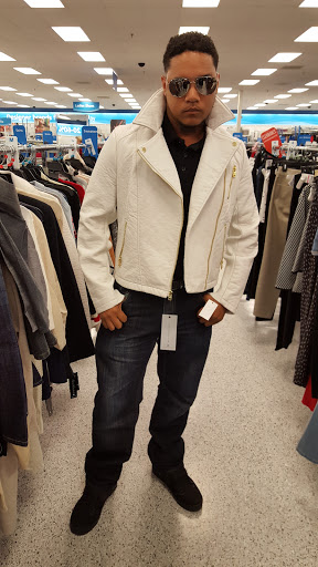 Clothing Store «Ross Dress for Less», reviews and photos, 330 N Hwy 67, Cedar Hill, TX 75104, USA