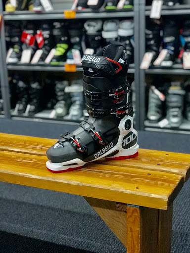 Sporting Goods Store «Play It Again Sports & Bike», reviews and photos, 13210 NE 175th St, Woodinville, WA 98072, USA