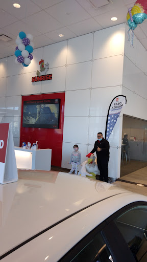 Toyota Dealer «Sunrise Toyota», reviews and photos, 3984 Sunrise Hwy, Oakdale, NY 11769, USA
