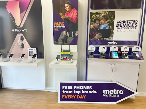 Cell Phone Store «MetroPCS Authorized Dealer», reviews and photos, 13915 N Dysart Rd, El Mirage, AZ 85335, USA