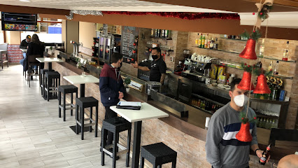 Café Bar La Muralla - Av. de Cervantes, 2, 33402 Avilés, Asturias, Spain