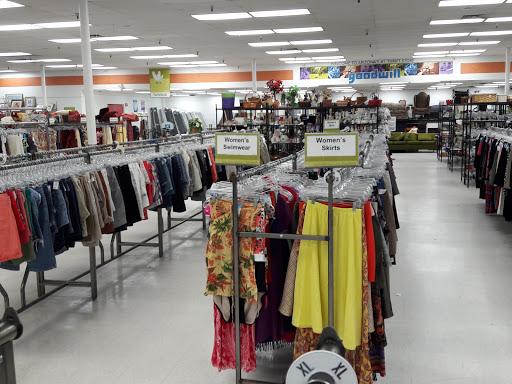 Thrift Store «32nd St & Cactus Goodwill Retail Store & Donation Center», reviews and photos