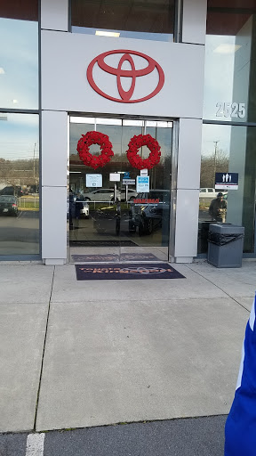 Toyota Dealer «Toyota of Kingsport», reviews and photos, 2525 E Stone Dr, Kingsport, TN 37660, USA