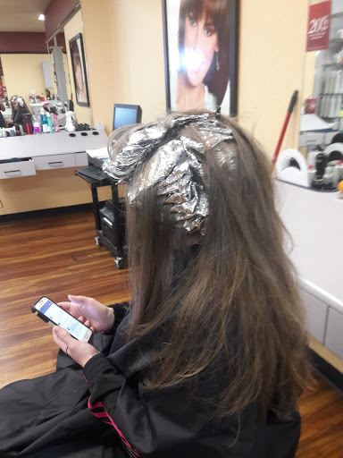 Hair Salon «SmartStyle Hair Salon», reviews and photos, 3025 Lancaster Dr NE, Salem, OR 97305, USA