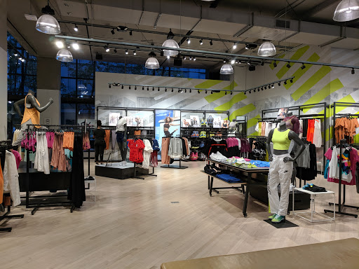 Sporting Goods Store «Nike Seattle», reviews and photos, 1500 6th Ave, Seattle, WA 98101, USA