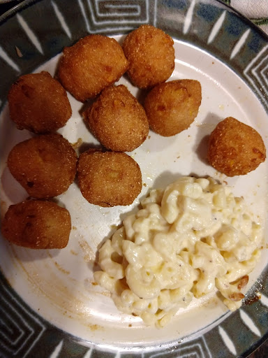 Restaurant «Deep Run Roadhouse - VCU/Laurel St.», reviews and photos, 309 N Laurel St, Richmond, VA 23220, USA