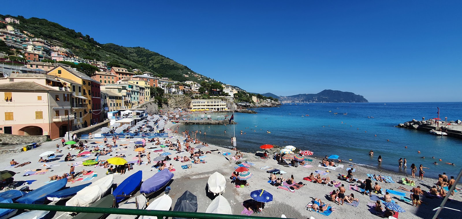 Spiaggia di Bogliasco 🏖️ Genoa, Italy - detailed features, map, photos, image size:1600x758