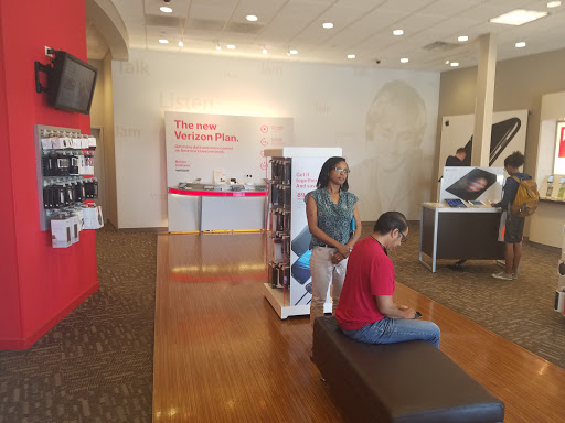 Cell Phone Store «Verizon», reviews and photos, 190 E Stacy Rd #4030, Allen, TX 75002, USA