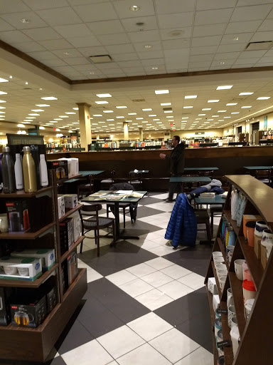 Book Store «Barnes & Noble», reviews and photos, 4935 S 76th St, Greenfield, WI 53220, USA