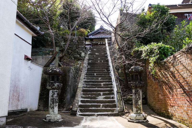 八剱神社（やつるぎじんじゃ）