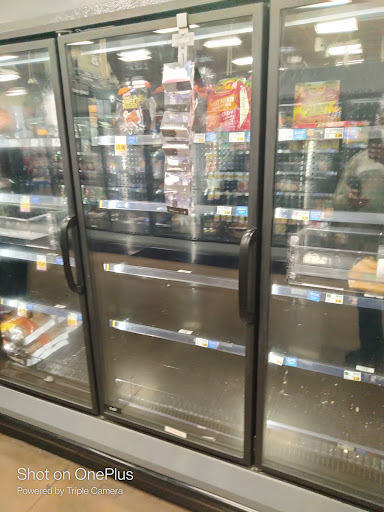 Shopping Mall «Poplar Plaza Shopping Center», reviews and photos, 3440 Poplar Ave, Memphis, TN 38111, USA