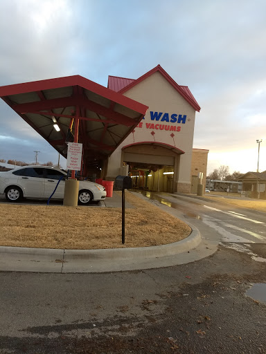 WhiteWater Express Car Wash en Tulsa