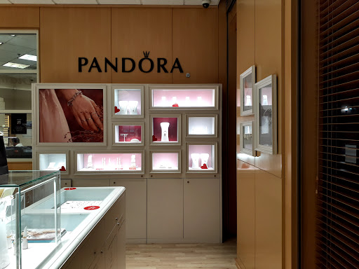 Jewelry Store «Jared The Galleria of Jewelry», reviews and photos, 16070 W Bluemound Rd, Brookfield, WI 53005, USA