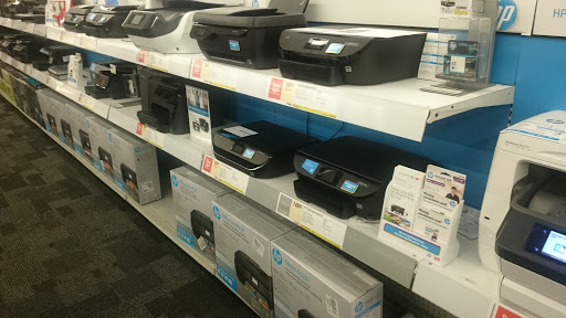 Office Supply Store «Staples», reviews and photos, 921 E Broad St, Fuquay Varina, NC 27526, USA