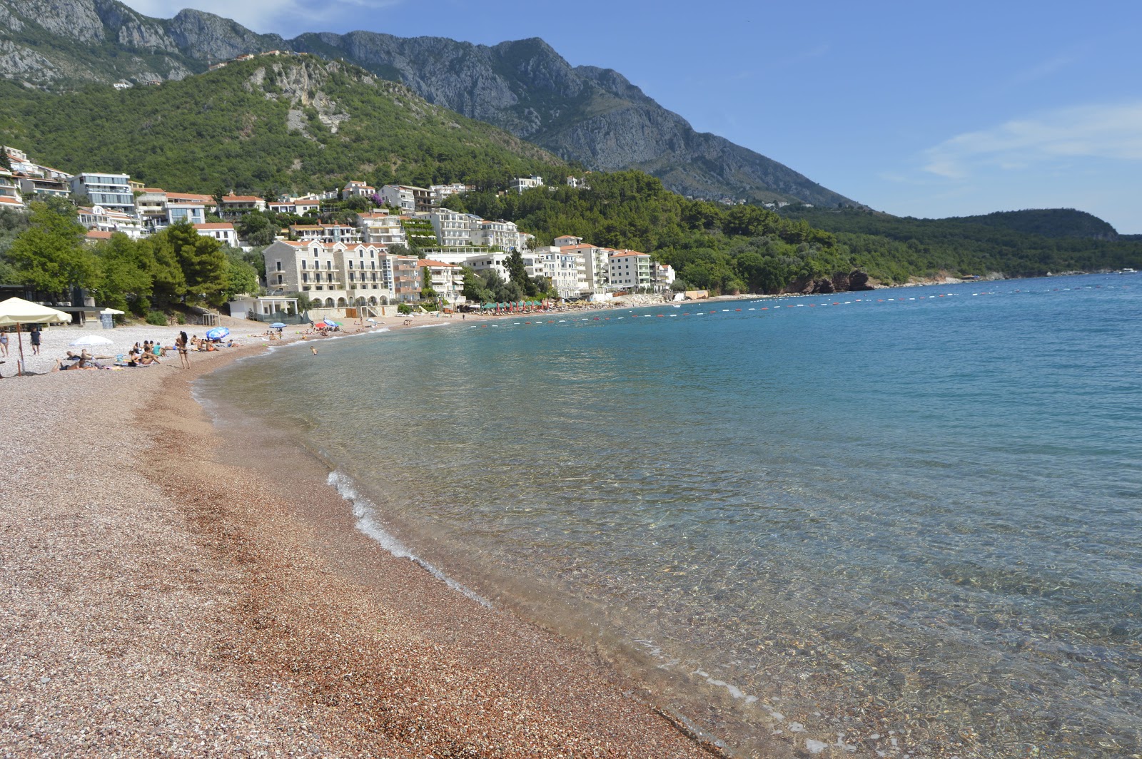 Foto af Sveti Stefan beach - populært sted blandt afslapningskendere