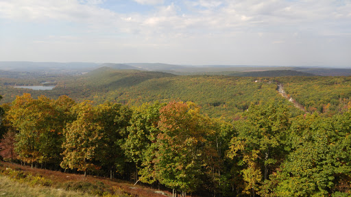 Golf Shop «Eagle Rock Golf Clubhouse & Pro Shop», reviews and photos, 191 Turnberry Ln, Hazle Township, PA 18202, USA